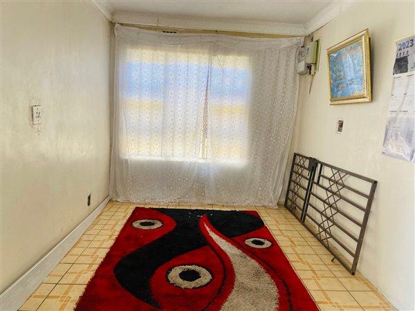3 Bedroom Property for Sale in Sabata Dalindyebo Square Western Cape